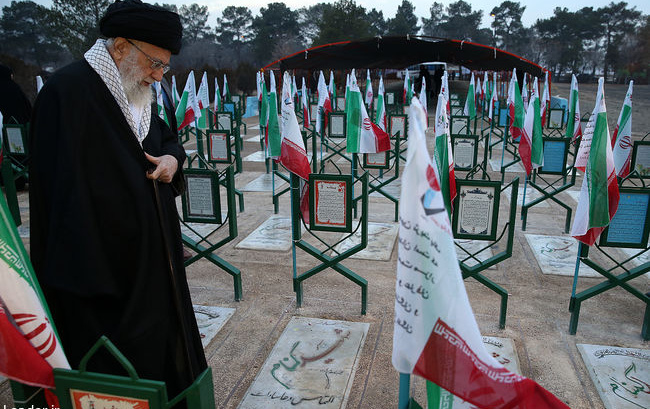 رهبر معظم انقلاب اسلامی پیامی مناسبت آغاز هفته دفاع مقدس روز مهمانی لالهها: