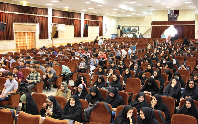 حضور مسئول نهاد رهبری جمع دانشجویان جدیدالورود دانشگاه کاشان