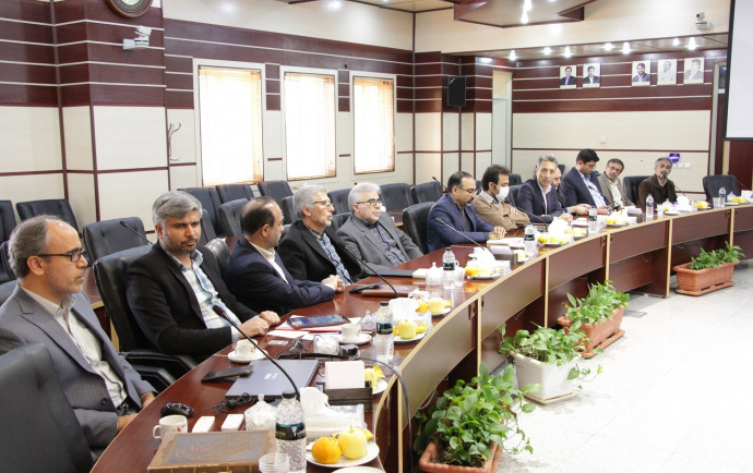 نشست رئیس دانشگاه کاشان، معاونت پژوهشی مدیر ارتباط صنعت مدیر عامل شرکت سایپا سیتروئن