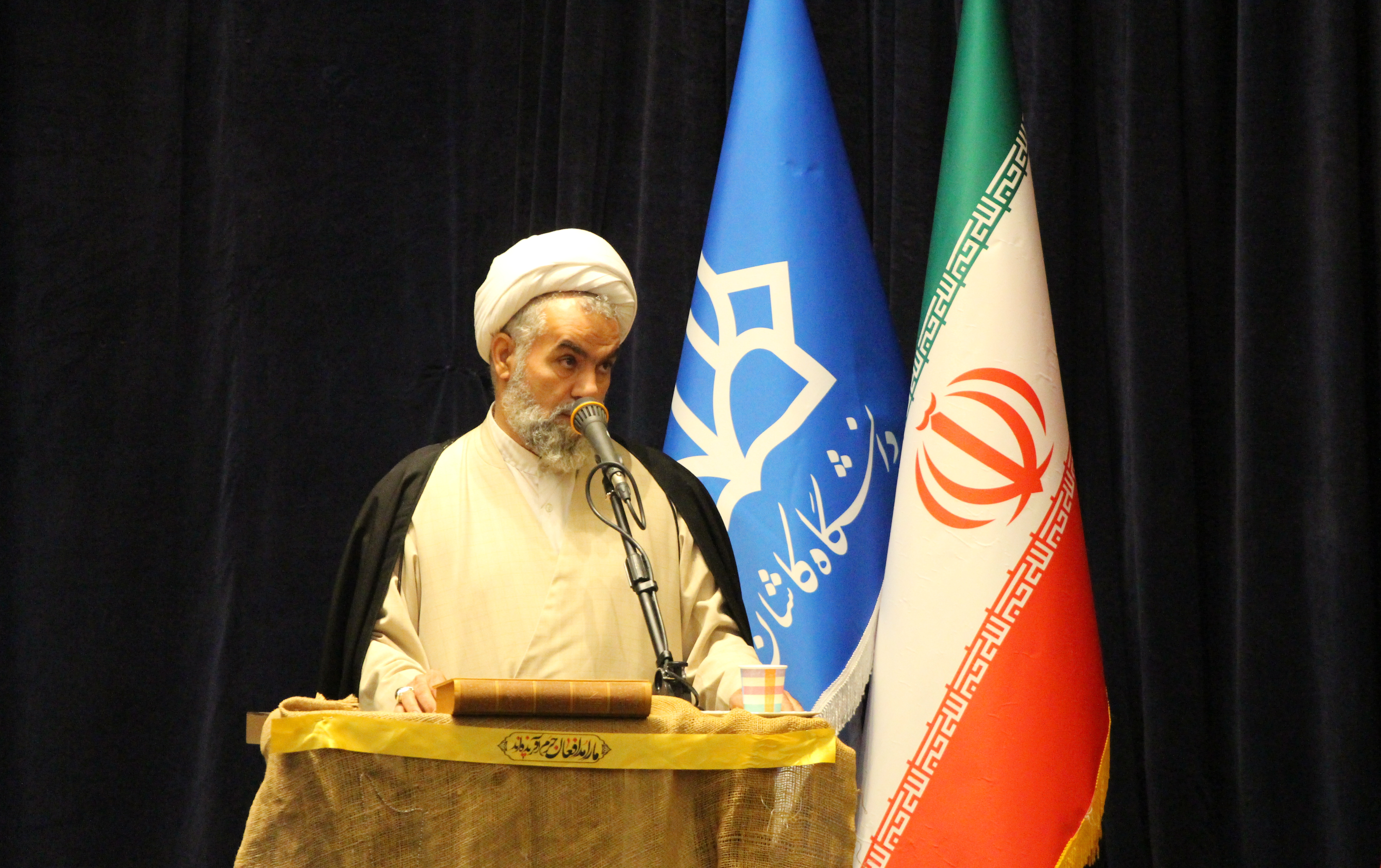 بصیرت، توحید عملی، ولایت مداری ویژگیهای بارز شهید حاج قاسم سلیمانی بود