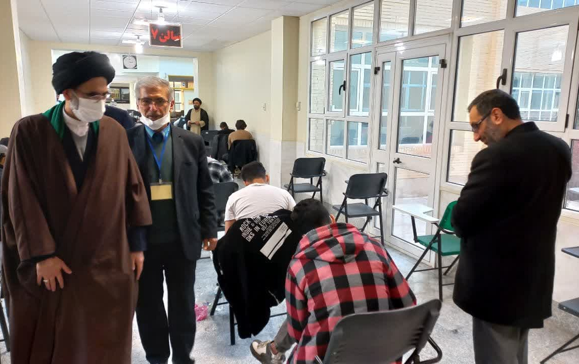 بازدید نماینده ولی فقیه امام جمعه فرماندار کاشان محل برگزاری آزمون سراسری دانشگاه کاشان