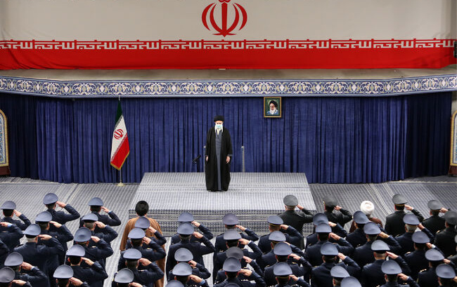 فرمانده کل قوا دیدار صدها تن فرماندهان کارکنان نیروی هوایی پدافند هوایی ارتش: