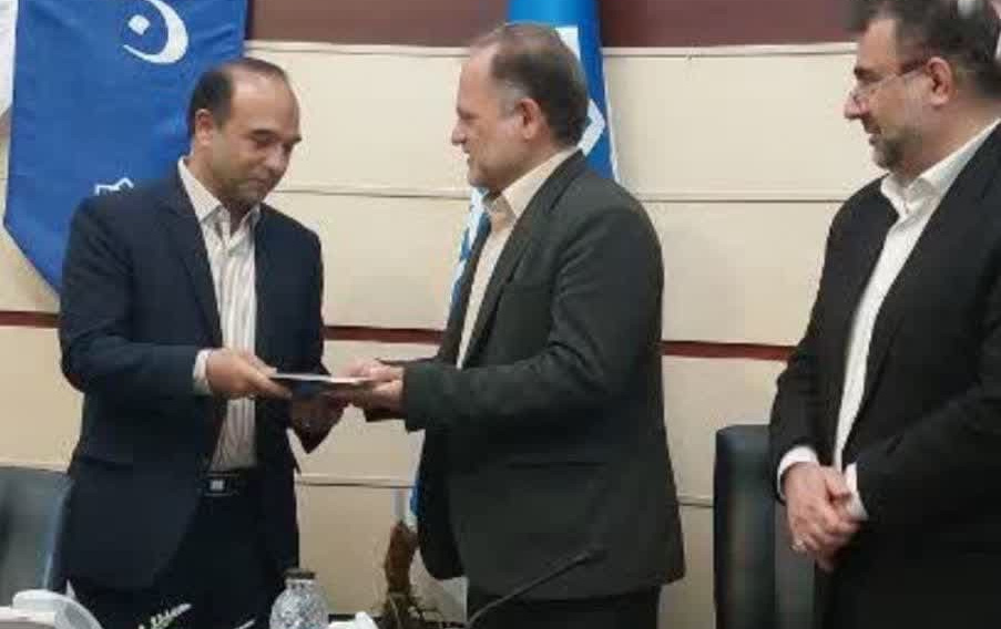 تجلیل بسیج اساتید کاشان دکتر صفایی قمی پژوهشگر برتر اولین جشنواره ملی شهید چمران