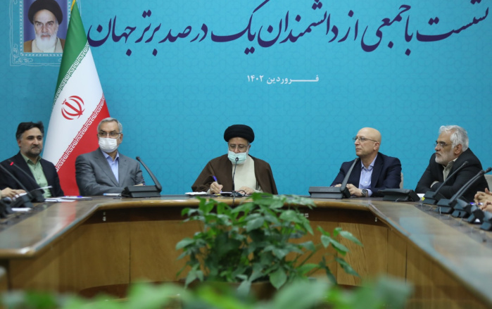 رئیس جمهور: دانشمندان علاوه بر تلاش‌های علمی برای رفع مشکلات کشور راهکار ارائه کنند