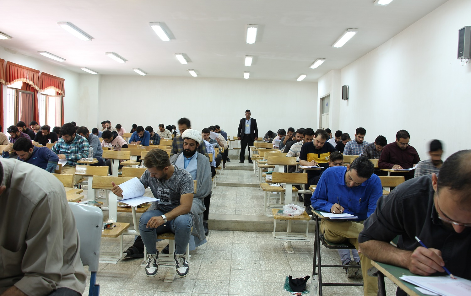 گزارش تصویری برگزاری آزمون استخدامی آموزش پرورش دانشگاه کاشان