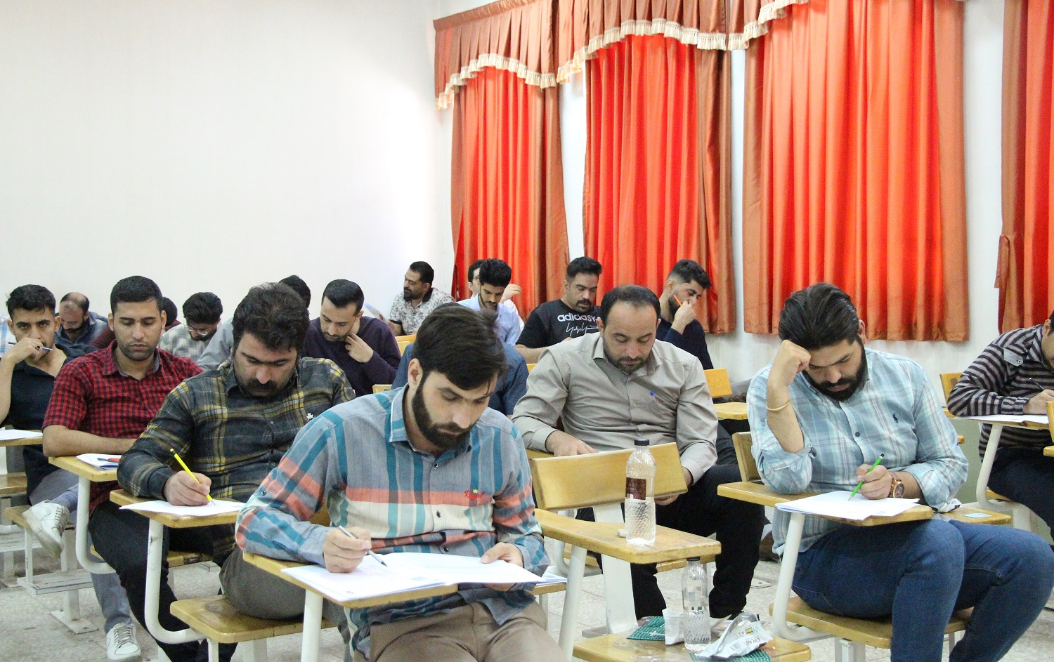 گزارش تصویری برگزاری آزمون استخدامی آموزش پرورش دانشگاه کاشان