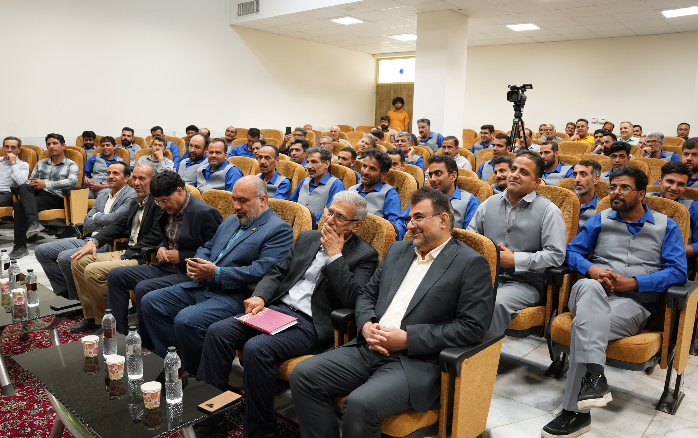 کارگران نمونه دانشگاه کاشان تجلیل شدند