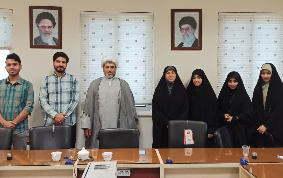 نشست صمیمانه مسئول نهاد رهبری اعضای هیات دانشجویی فاطمیون دانشگاه کاشان.