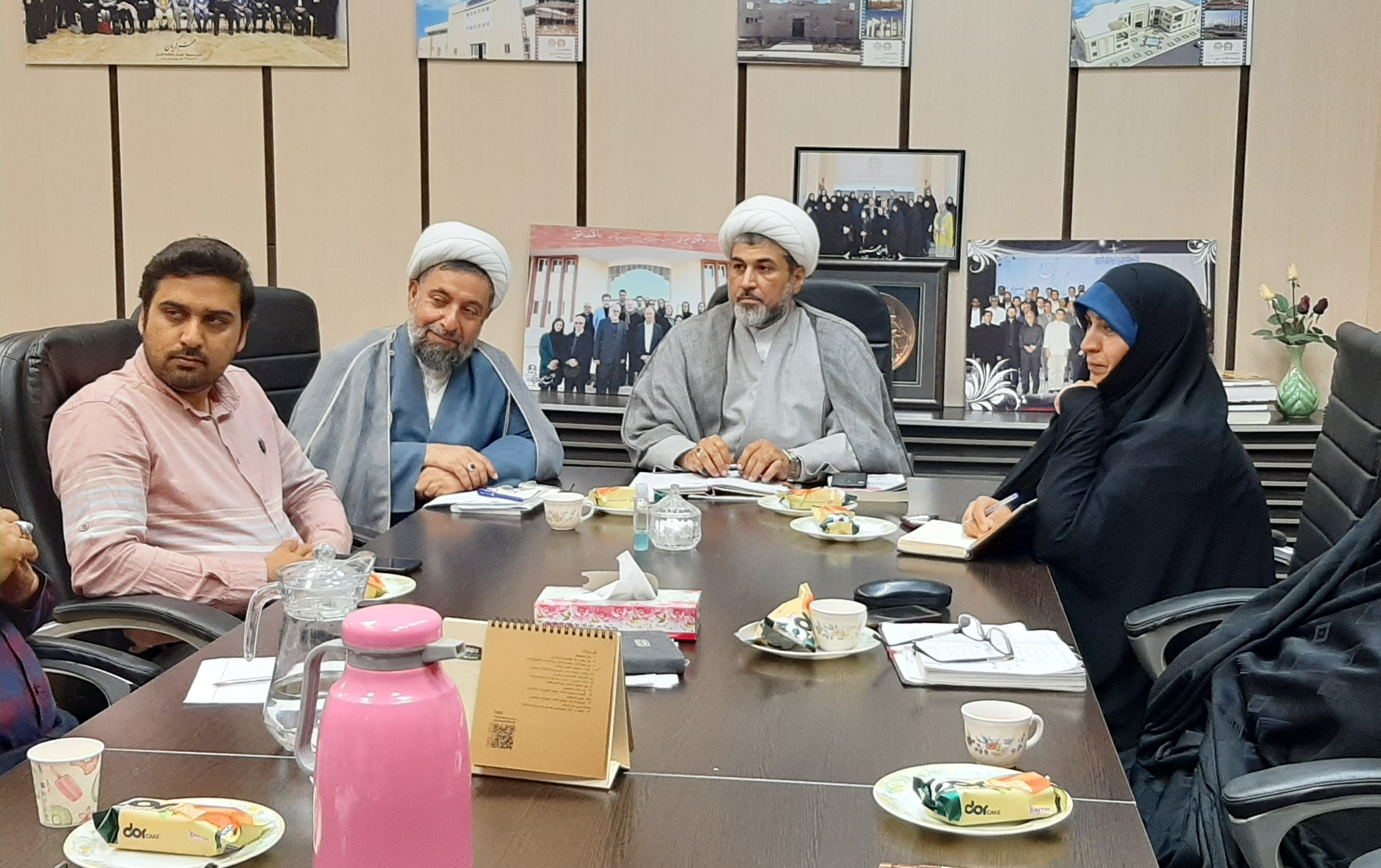 نشست صمیمانه مسئول نهاد رهبری اعضای بنیاد حامیان دانشگاه کاشان.