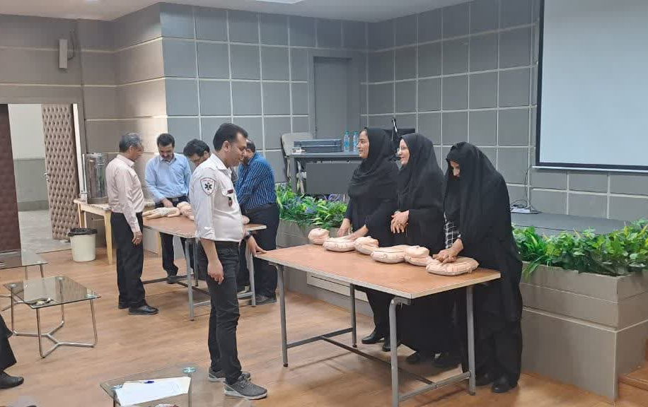 کارگاه آموزش مقدماتی کمک های اولیه ویژه کارکنان دانشگاه کاشان برگزار شد