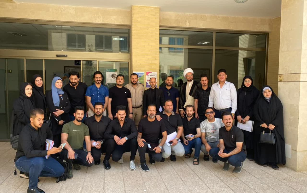 رئیس دانشگاه کاشان جمعی دانشجویان عراقی دانشگاه کاشان اهانت قرآن کریم محکوم کردند