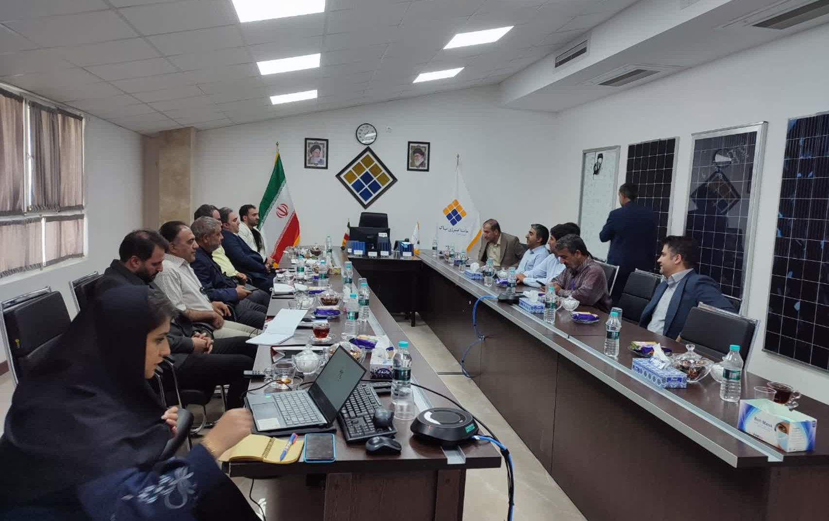 بازدید شرکت مانا انرژی پاک (تولید کننده پنل های فتوولتائیک)بازدید تعدادی اساتید دانشگاه صنعتگران شرکت مانا انرژی پاک (تولید کننده پنل های فتوولتائیک)