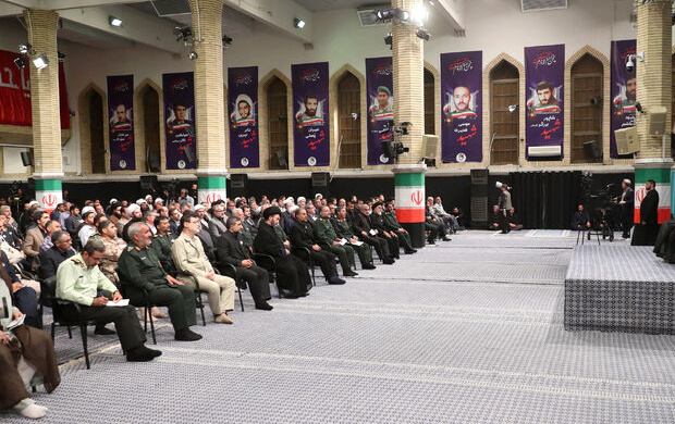رهبر معظم انقلاب دیدار اعضای ستاد کنگره ملی بزرگداشت ۳۴۰۰ شهید استان اردبیل تاکید کردند: