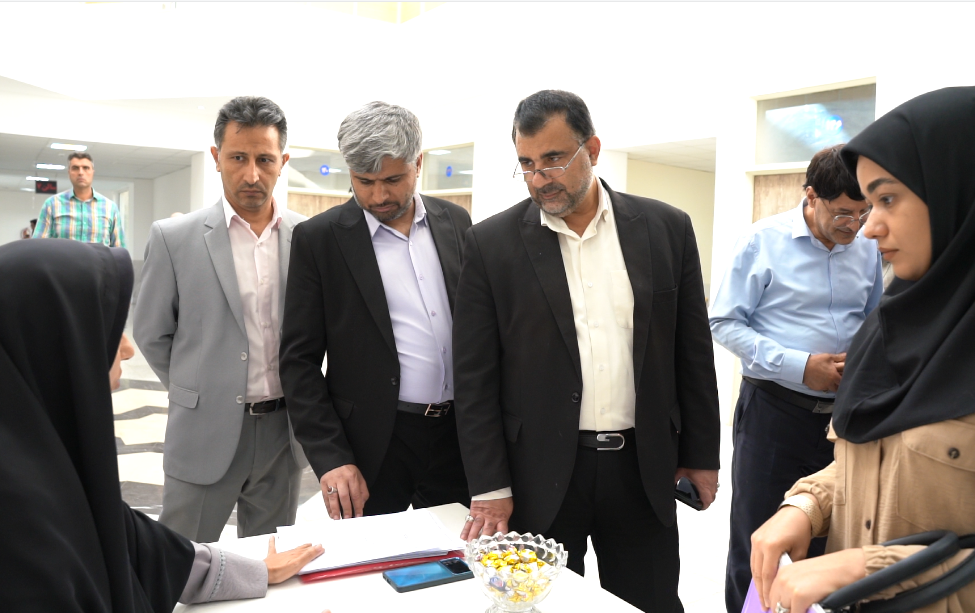 گزارش تصویری بازدید رئیس دانشگاه کاشان روند ثبت نام دانشجویان جدیدالورود تحصیلات تکمیلی
