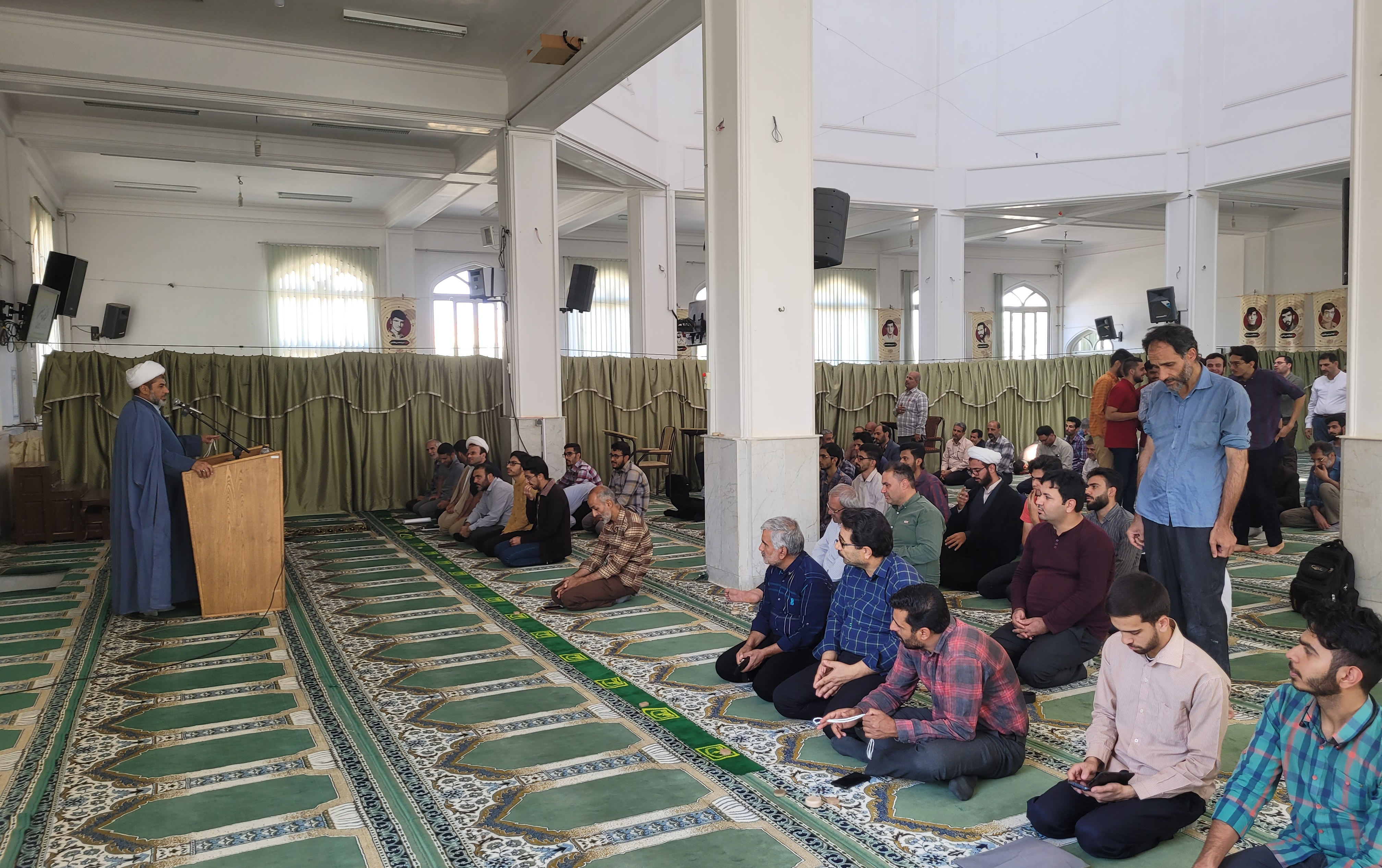 بیان احکام شرعی توسط مسئول نهاد رهبری مسجد دانشگاه کاشان