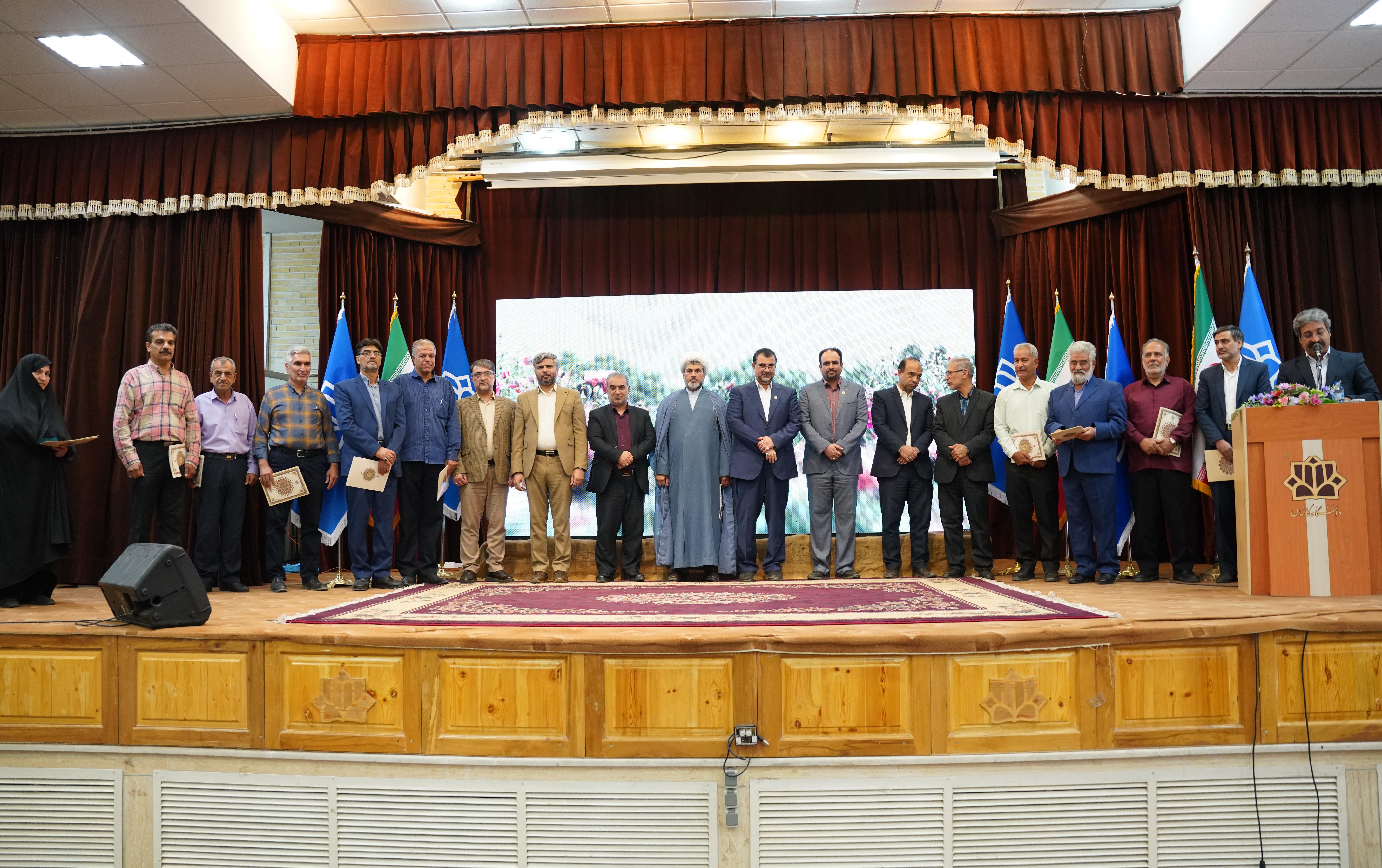 تجلیل مدیران، رؤسا وکارمندان نمونه دانشگاه کاشان