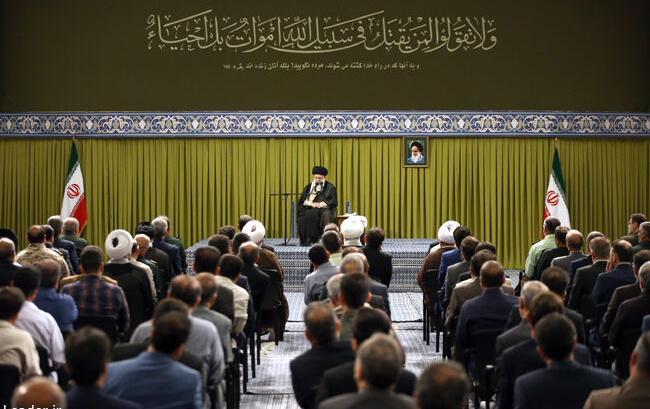 رهبر معظم انقلاب اسلامی دیدار دست‌اندرکاران برگزاری دومین کنگره ملی شهدای همدان