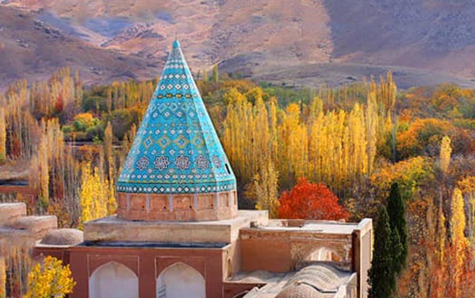 کوهگشت روستای مرق ویژه کارکنان خانم دانشگاه برگزار شد