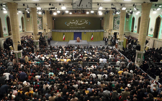 رهبر انقلاب دیدار هزاران نفر مداحان شاعران اهل‌بیت(ع):
