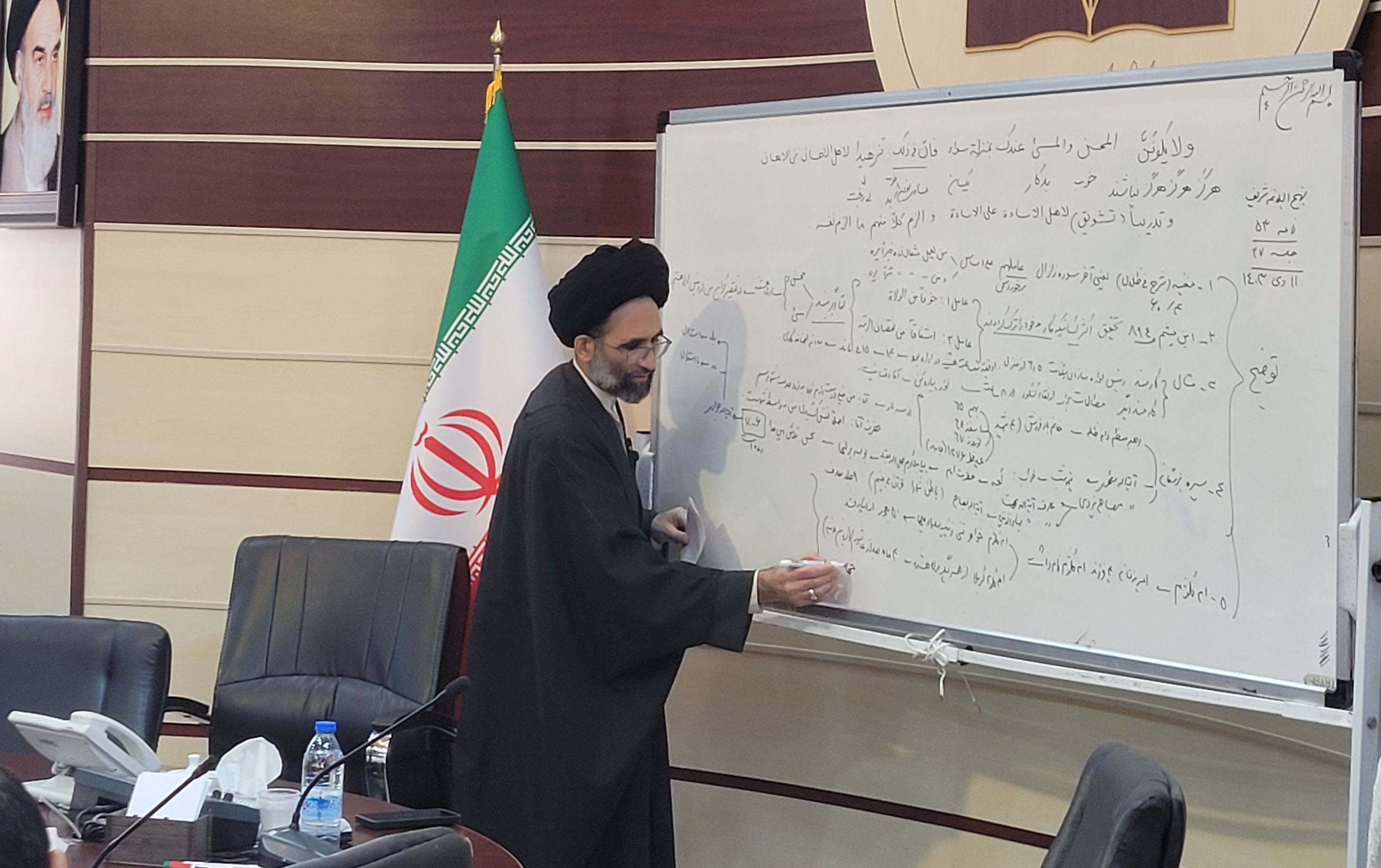 برگزاری بیست هفتمین جلسه مباحثه نامه ۵۳ نهج البلاغه توسط نماینده محترم ولی فقیه دانشگاه کاشان