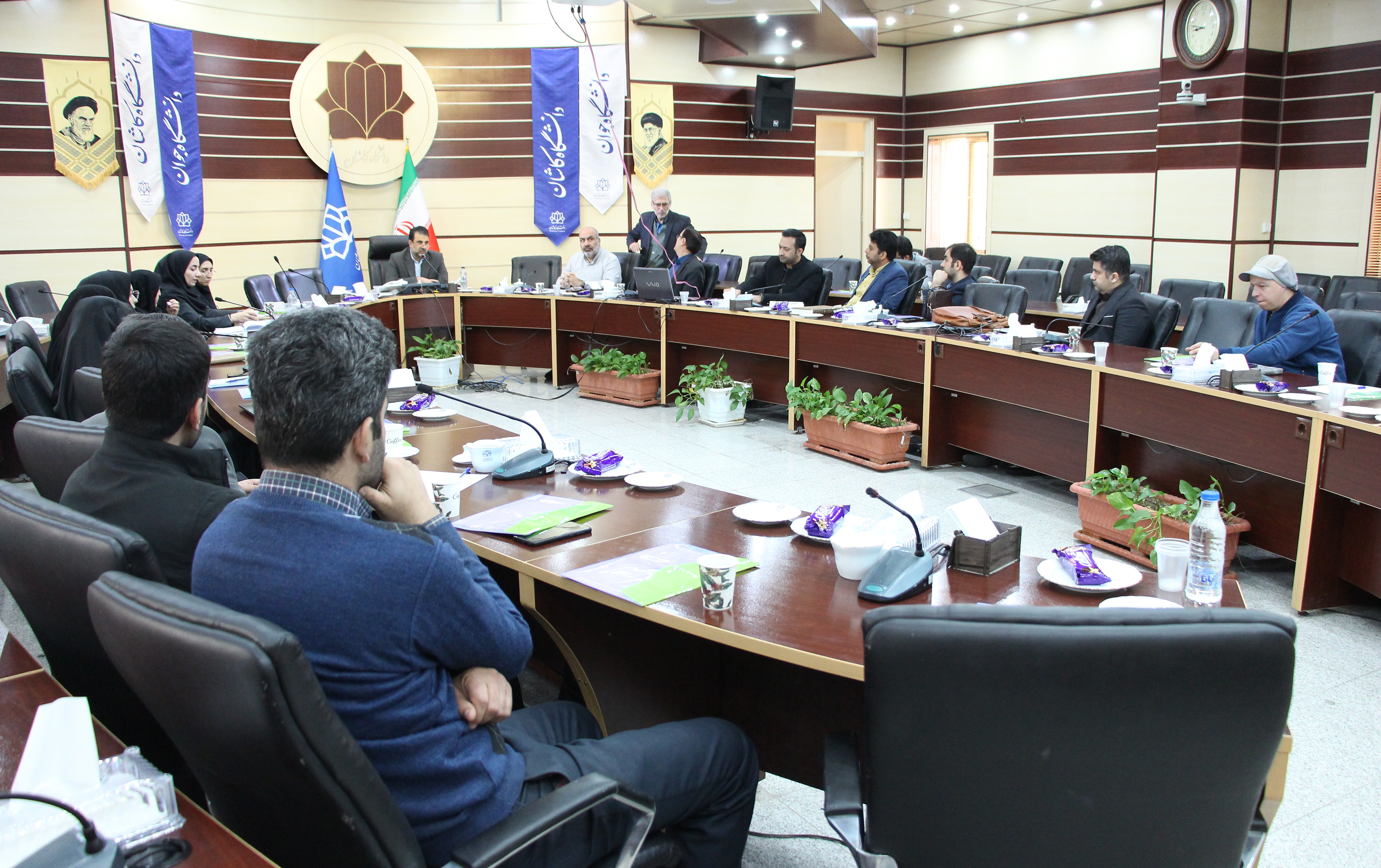 کارگاه آموزشی آشنایی اساتید جدیدالاستخدام دانشگاه کاشان قوانین مقررات آموزشی، پژوهشی فرهنگی