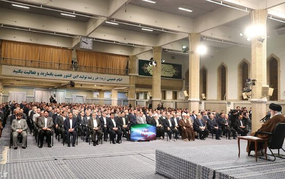 رهبر معظم انقلاب اسلامی دیدار فعالان اقتصادی تولیدکنندگان تبیین کردند: