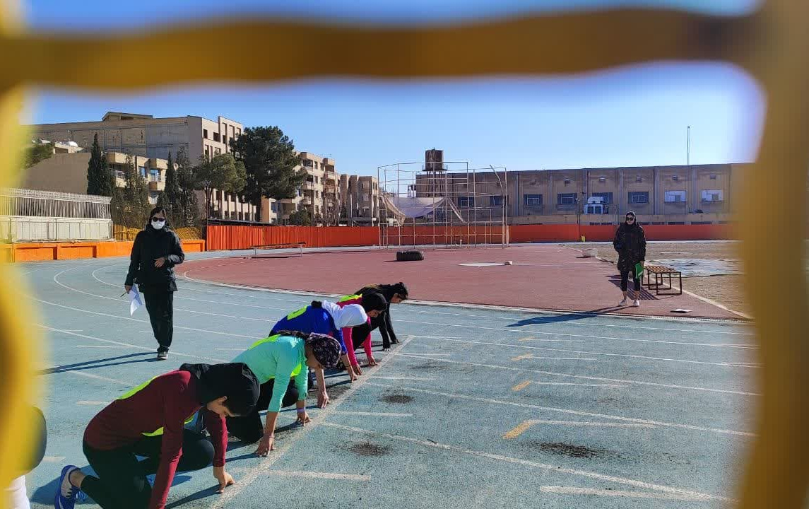 دختران دوومیدانی کار دانشگاه کاشان کسب ۲ مدال طلا، ۳ نقره ۷ برنز بر سکوی دوم مسابقات دوومیدانی منطقه ۶ ورزش کشور