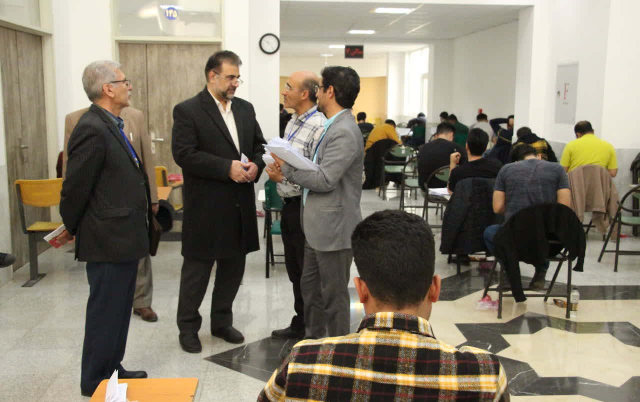 بازدید رئیس دانشگاه کاشان محل برگزاری آزمون کارشناسی ارشد دکترا ۱۴۰۳