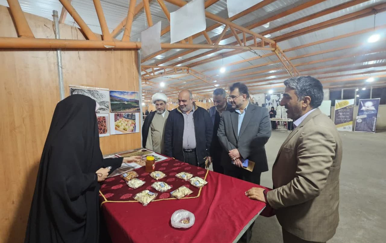 گشایش بازارچه نوآفرینی دانشجویان دانشگاه کاشان