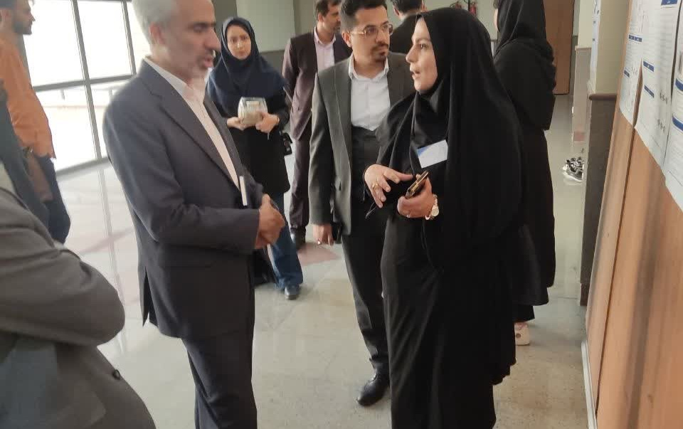 بازدید دبیر ستاد نانو پژوهشکده علوم فناوری نانو دانشگاه کاشان تجلیل پایان نامه ها