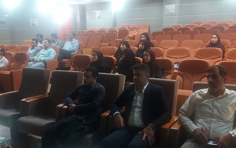 کارگاه دانش افزایی آلودگی نوری محیط زیست روز یکشنبه ۲۰ خرداد ۱۴۰۳ دانشگاه کاشان برگزار شد