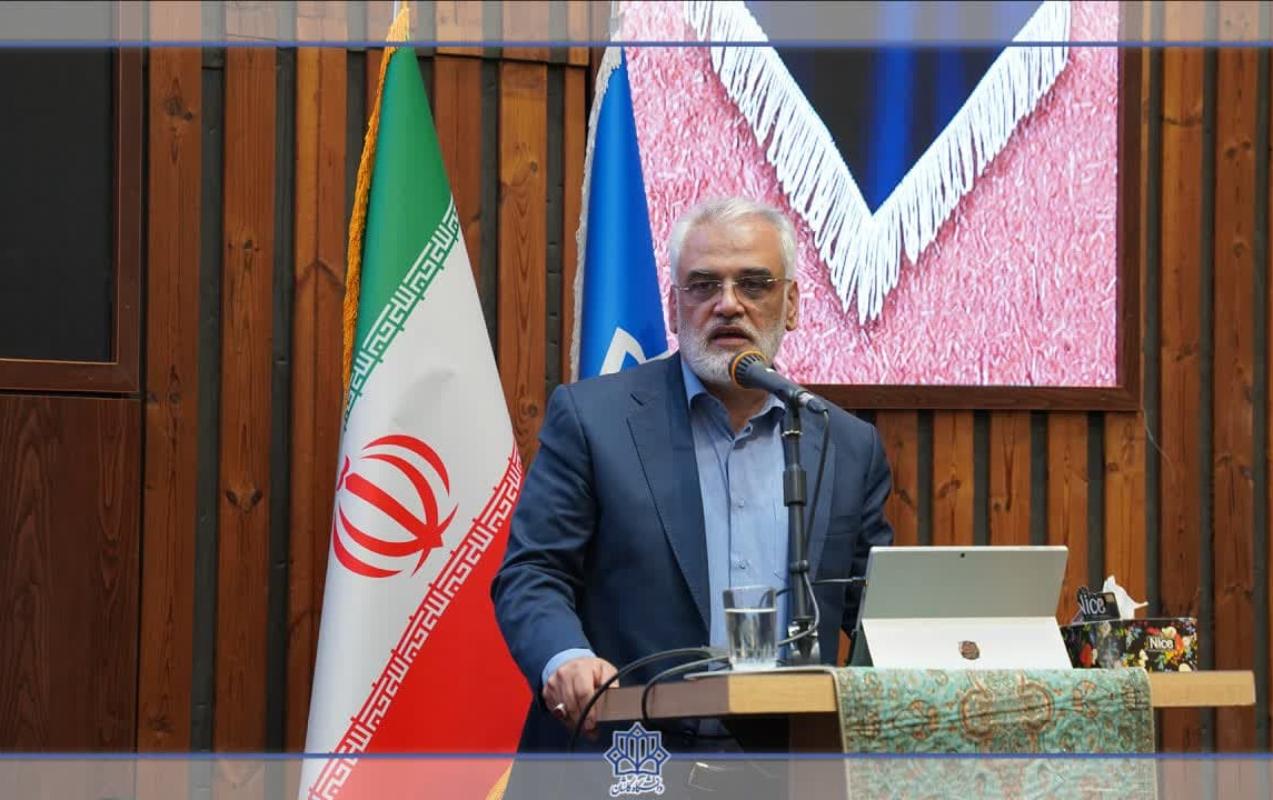 رئیس دانشگاه آزاد اسلامی کشور: معرفی امامزادگان مردم یکی وظایف مهم دانشگاه هاست