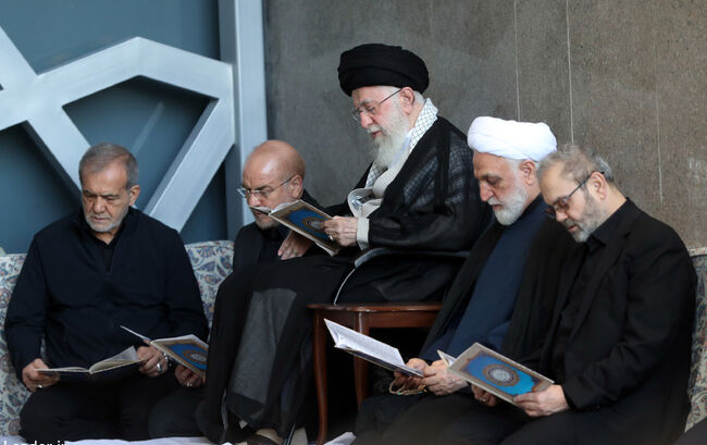 حضور رهبر معظم انقلاب مصلای امام خمینی تهران برگزار شد