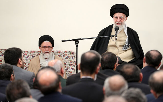 رهبر معظم انقلاب دیدار وزیر، معاونان مدیران وزارت اطلاعات: