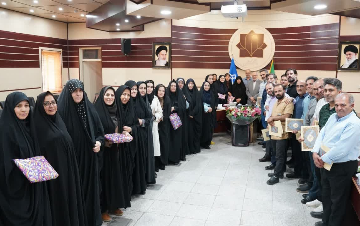 تجلیل قهرمانان مسابقات ورزشی کارکنان دانشگاه کاشان