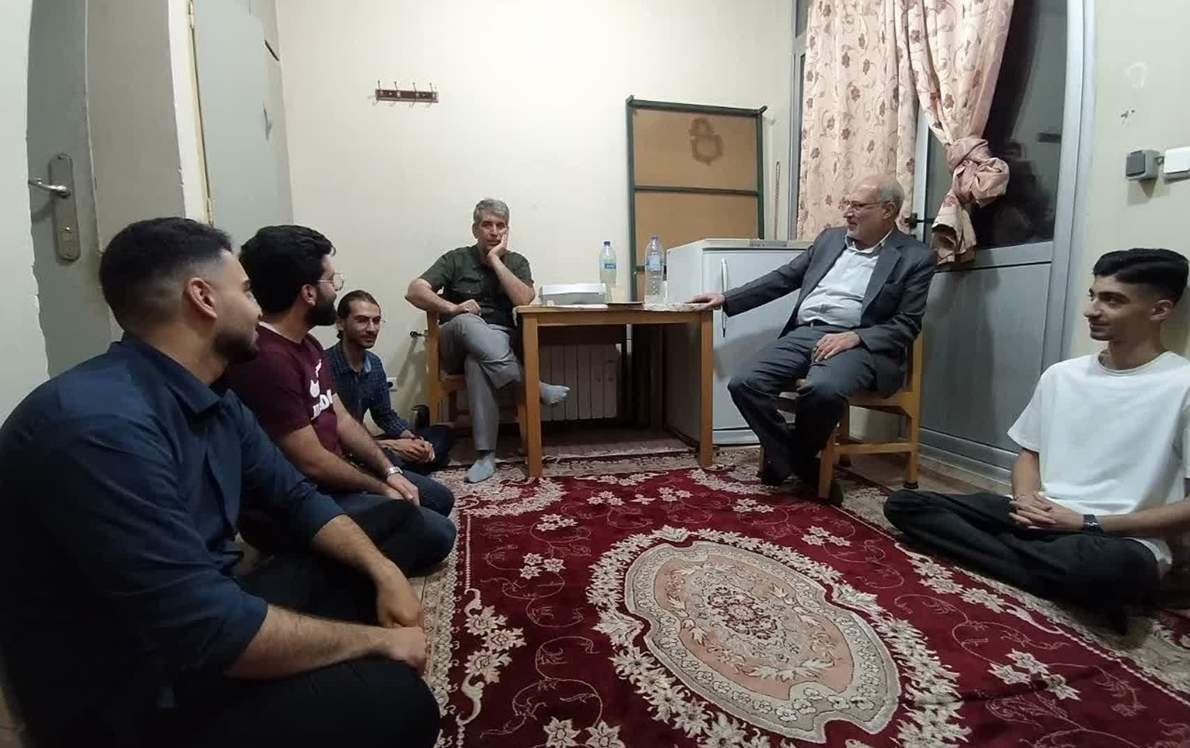 صمیمانه دانشجویان پیام‌های تشکر متقابل شورای صنفی دانشجویان و‌ رئیس دانشگاه کاشان