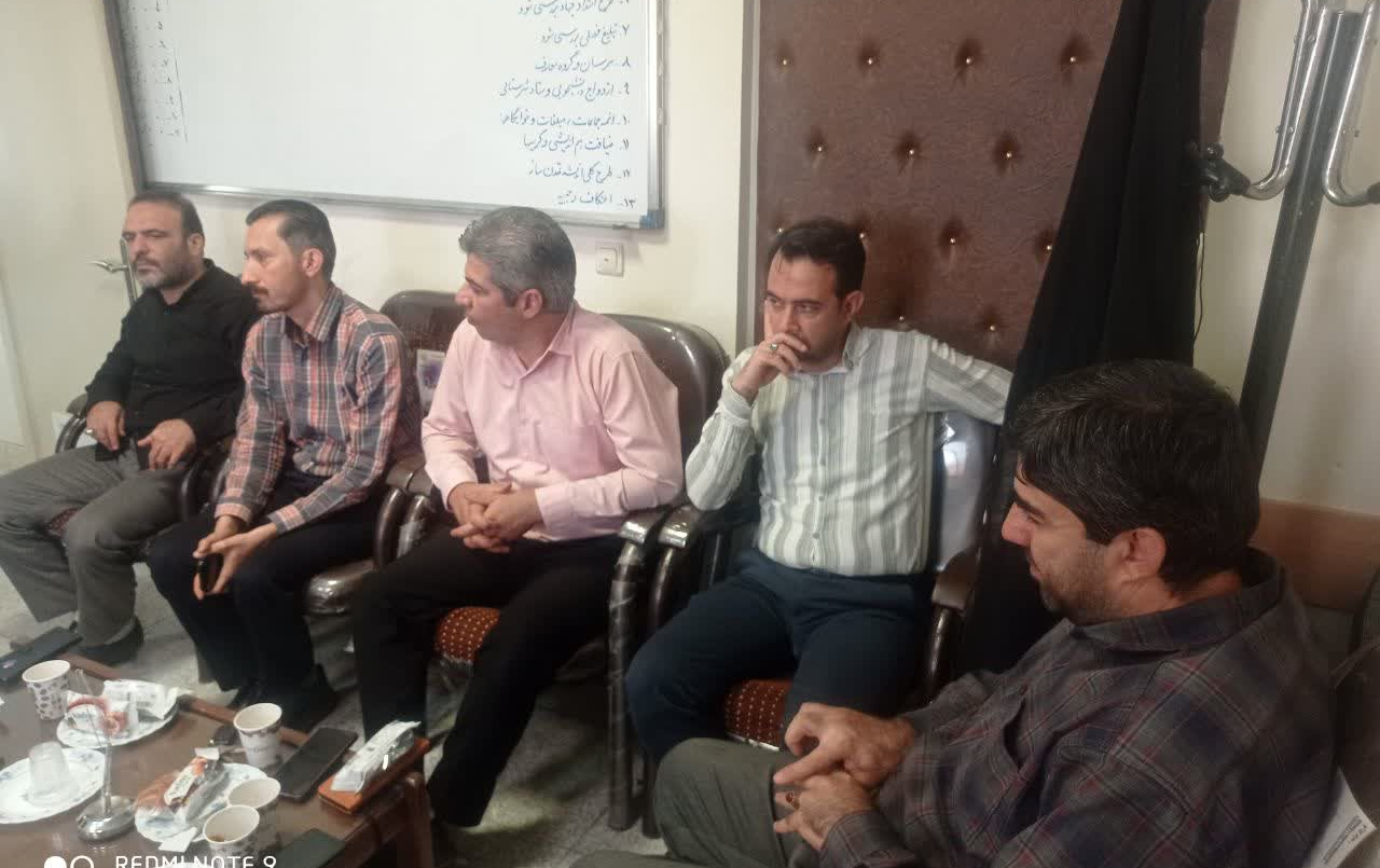 برگزاری جلسه همفکری دفتر نهاد رهبری دانشگاه کاشان شورای بسیج کارمندی پایگاه امام حسین علیه السلام