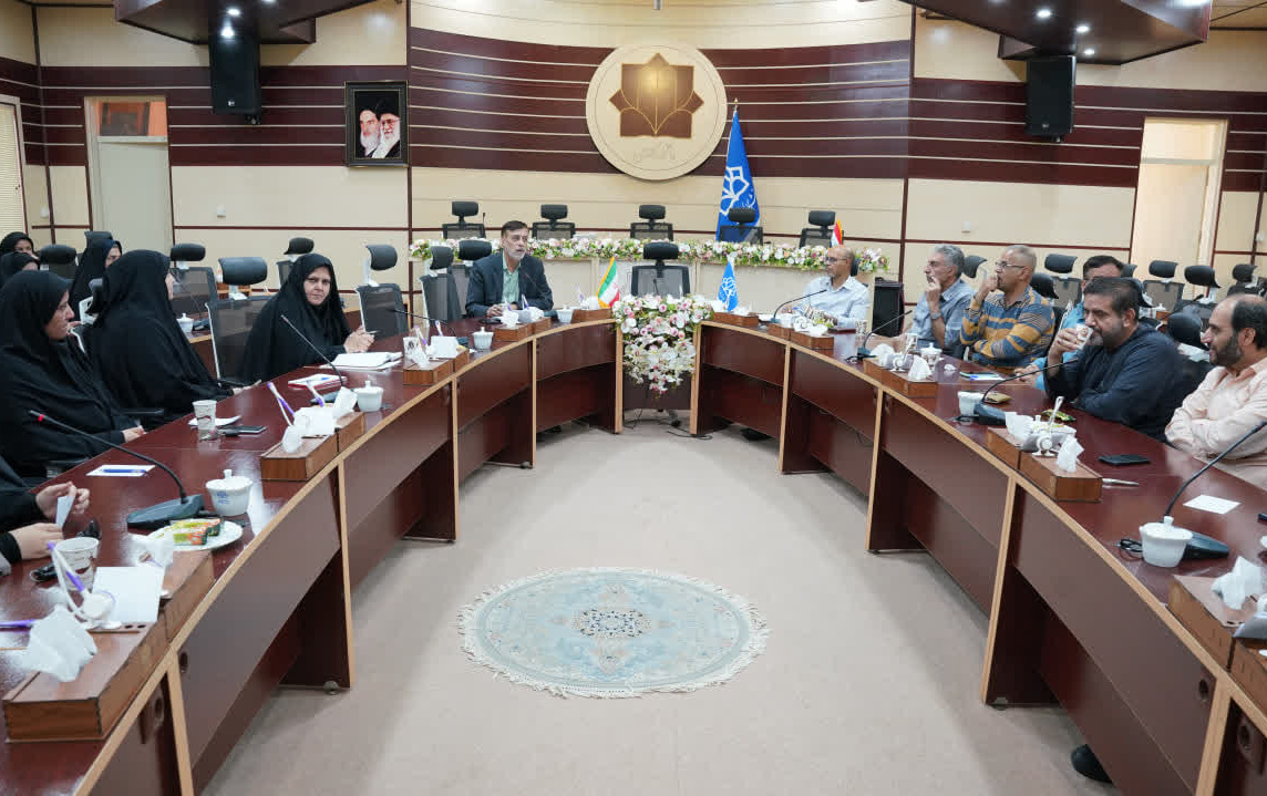 نشست هم اندیشی هم افزایی: «بیان دغدغه ها ایده های کارمندان برای آغاز سال تحصیلی جدید»