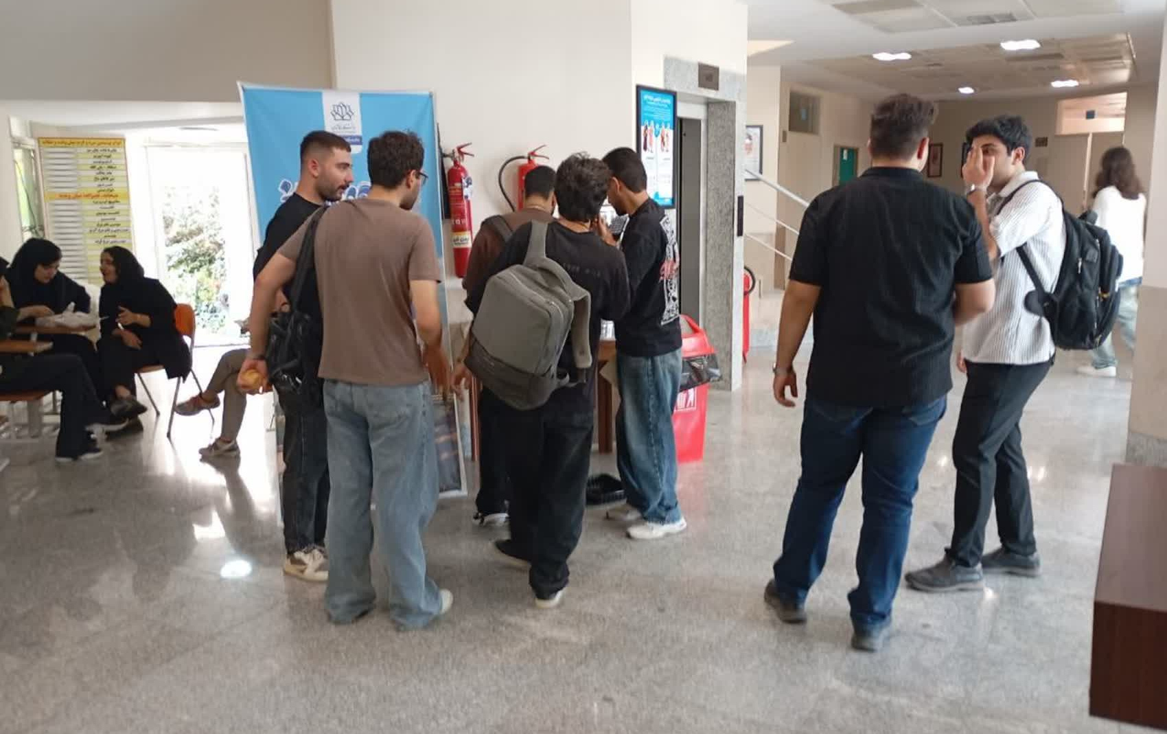 خوشامدگویی دانشجویان عزیز همراه پذیرایی