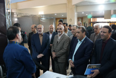 بازدید مسئولان از  نمایشگاه کار دانشگاه کاشان