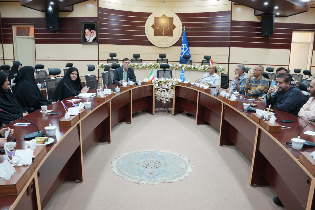 نشست هم اندیشی و هم افزایی: «بیان دغدغه ها و ایده های کارمندان برای آغاز سال تحصیلی جدید»