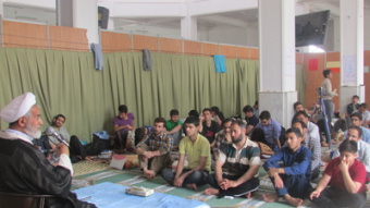 ۳۰۰ دانشجوی دانشگاه کاشان معتکف شدند