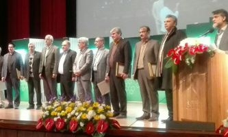تقدیر از دکتر عباس زراعت به دلیل انتخاب دانشگاه کاشان به عنوان دانشگاه برتر مدیریت سبز در"نخستین همایش بینالمللی دانشگاه سبز"