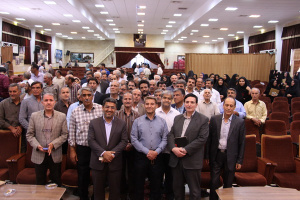 گزارش تصویری مراسم بزرگداشت روز کارمند و تقدیر از کارمندان نمونه و همکاران بازنشسته دانشگاه کاشان