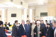 حضور صمیمانه امام جمعه و فرماندار کاشان به همراه هیات رئیسه دانشگاه در جمع دانشجویان در سلف سرویس پسران به مناسبت روز دانشجو