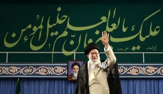 استادان دانشگاهها باید با اراده محکم در"جستجوی راههای علمی برای شکستن تحریمها" و "تحقق رونق تولید" باشند