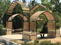 طراحی و ساخت یکی از فضاهای ورودی دانشگاه کاشان منطبق با اقلیم، هویت و فرهنگ کاشان توسط دکتر ممتحن استاد گروه معماری