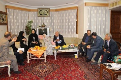 حضور معاون حقوقی رئیس جمهور در منزل یکی از خیرین دانشگاه کاشان