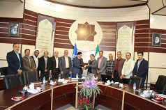 تجلیل از مدیریت اداری و پشتیبانی دانشگاه