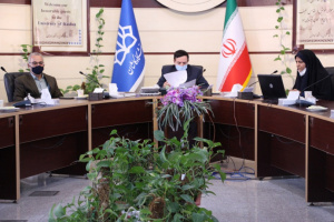 نقش دانشگاه در تربیت درست فرزندان و پیشگیری از آسیب‌های اجتماعی